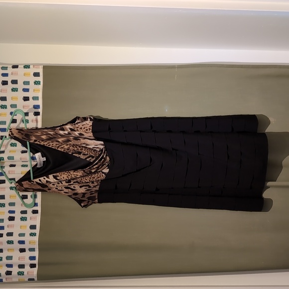 Sexy LBD w animal print sleeveless wrap V - Picture 1 of 4